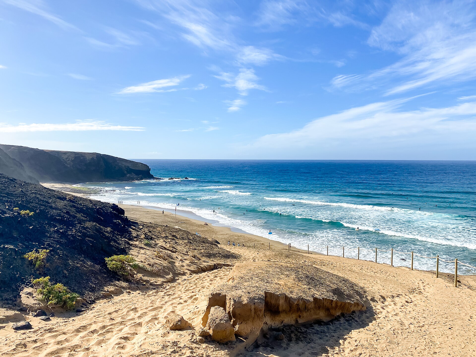 Playa del Viejo Rey, Fuerteventura, con arena y olas atlánticas